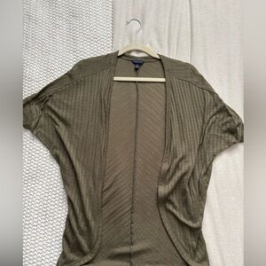 NWOT Army Green Short Sleeve Textured Light Weight Cardigan Sweater